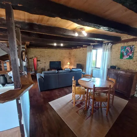 La Perigourdine Domaine Benester 4 A 6 Personnes *